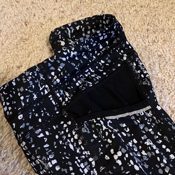 Athleta workout capris - Picture 7 of 7